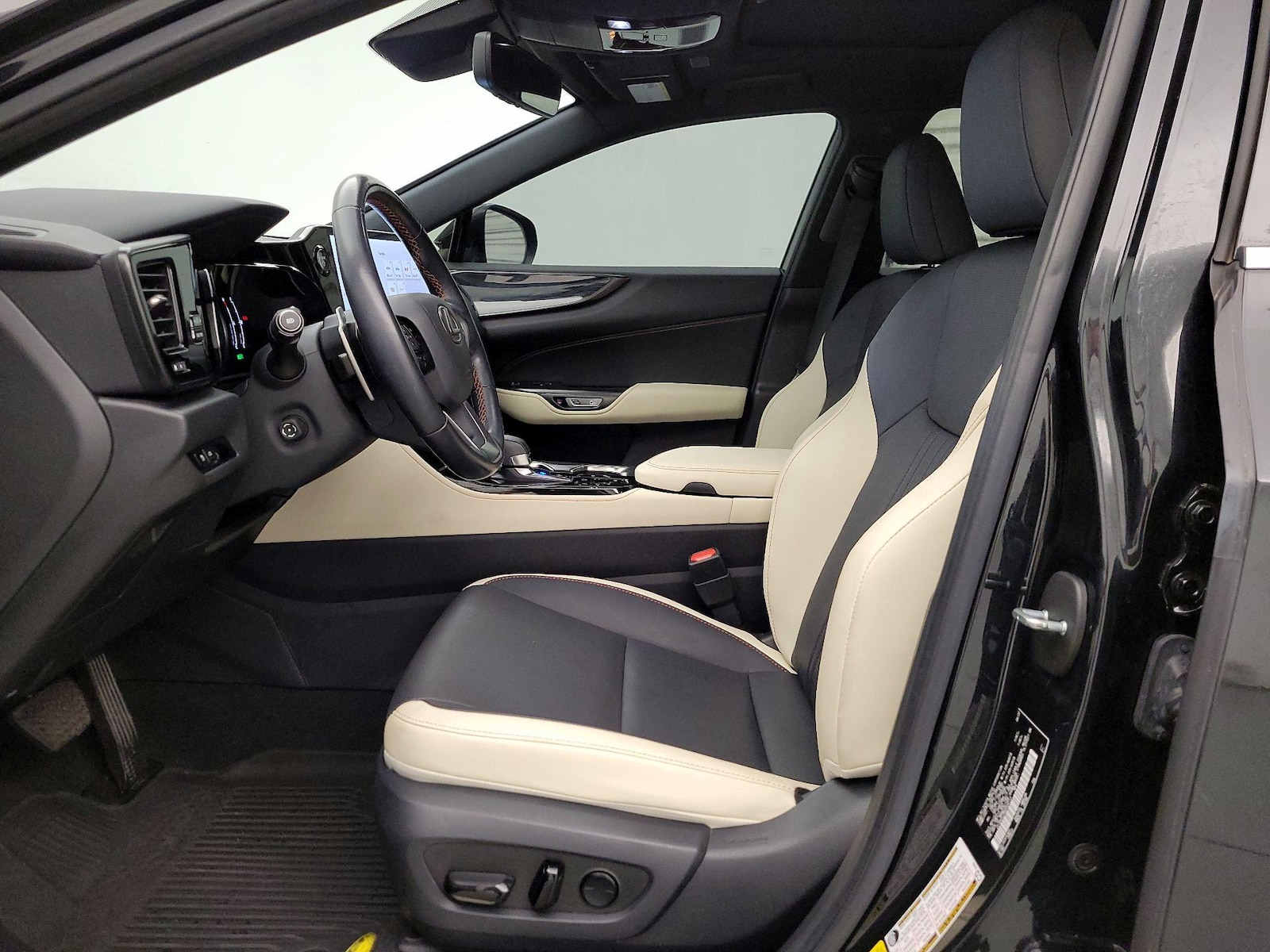 2022 Lexus NX Hybrid 350h - Photo 12