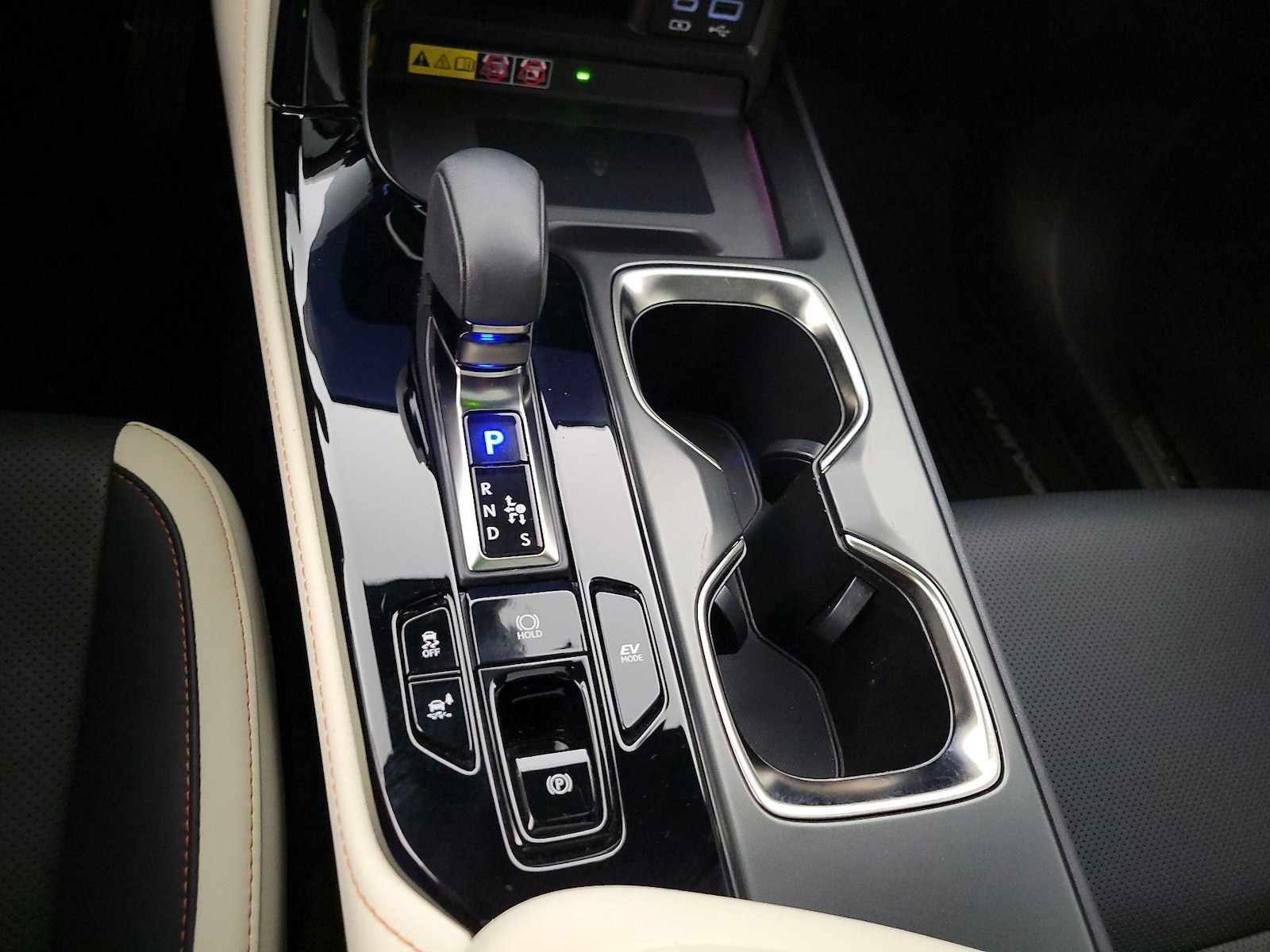 2022 Lexus NX Hybrid 350h - Photo 18