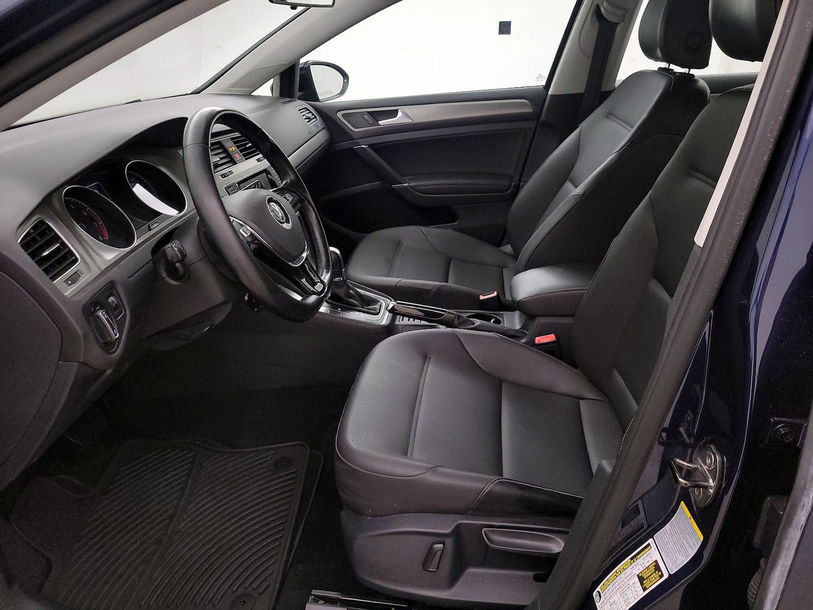 Side Airbags & Leatherette Seats