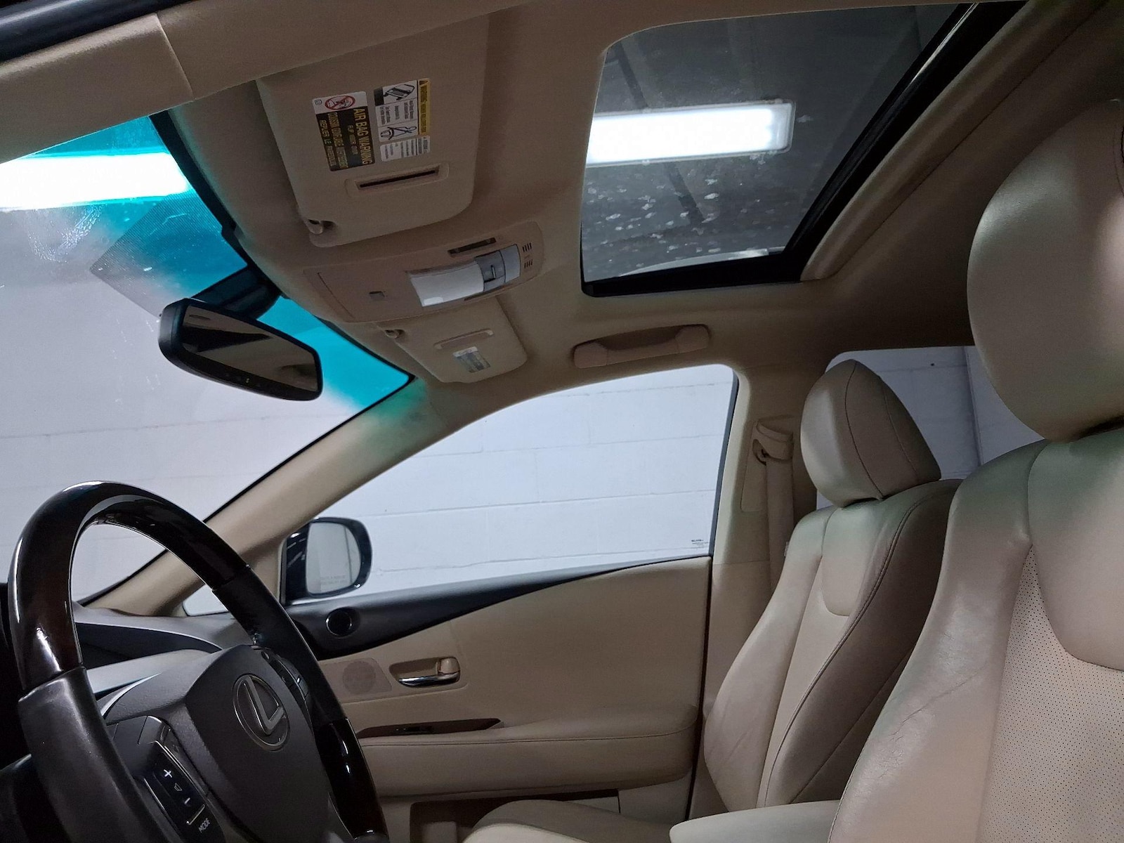 Sunroof(s) & Overhead Airbags