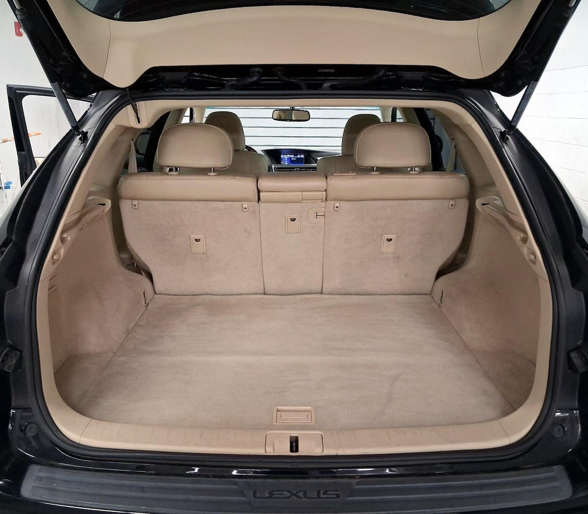 Trunk/Cargo (Seats Up)