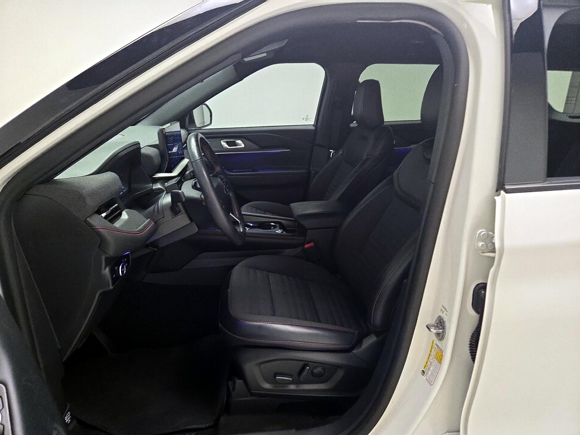 Thumbnail: 2025 Ford Explorer - 11