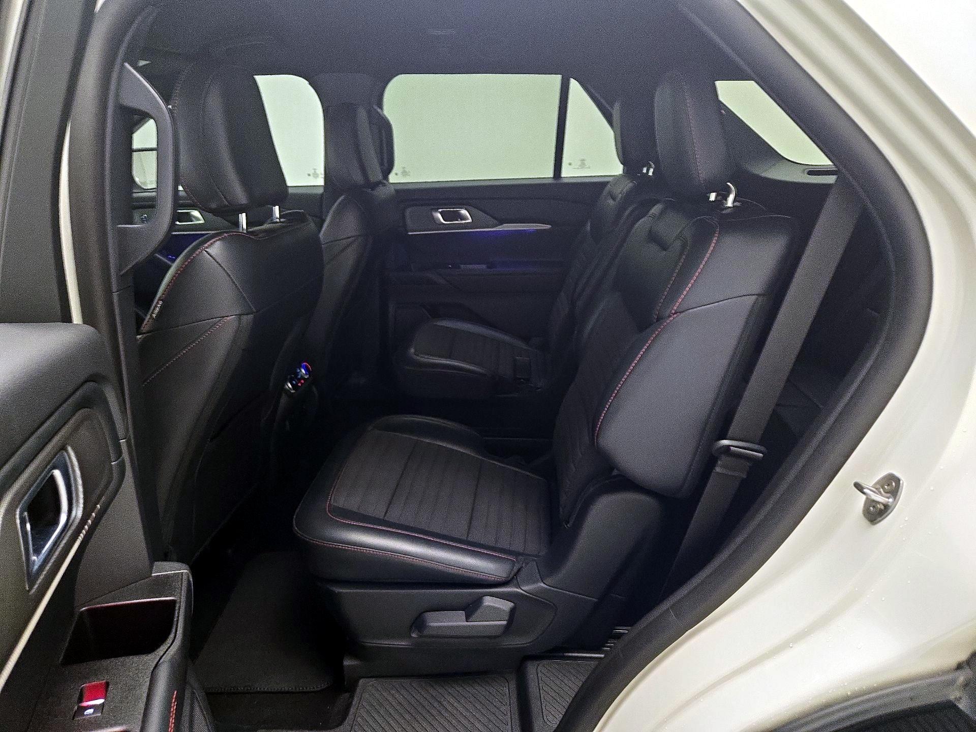 Thumbnail: 2025 Ford Explorer - 20