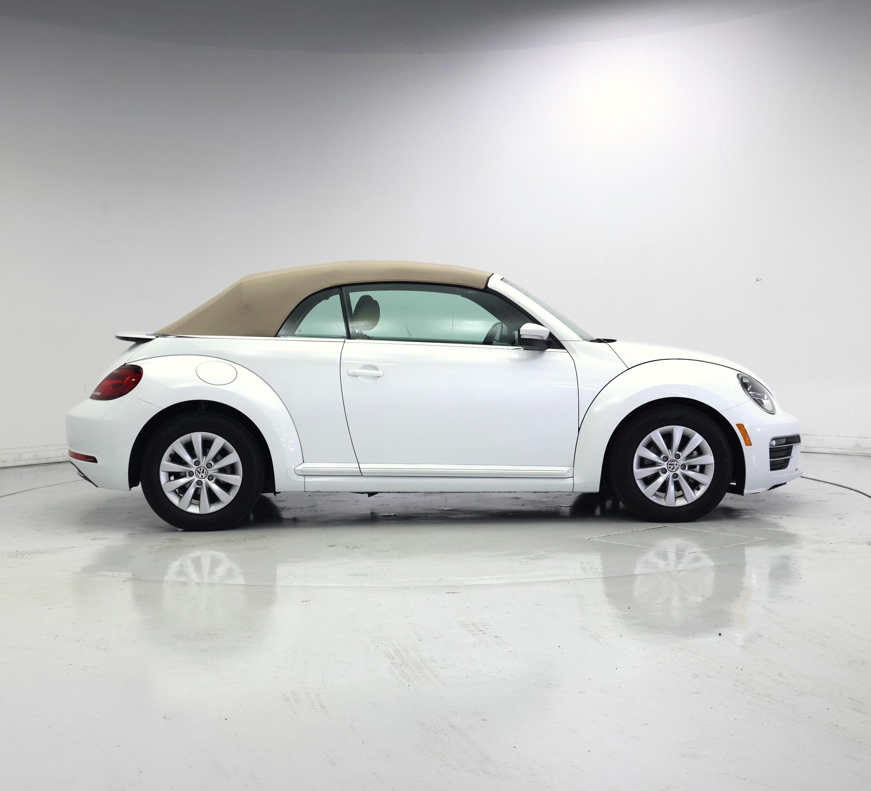 Thumbnail: 2019 Volkswagen Beetle - 7