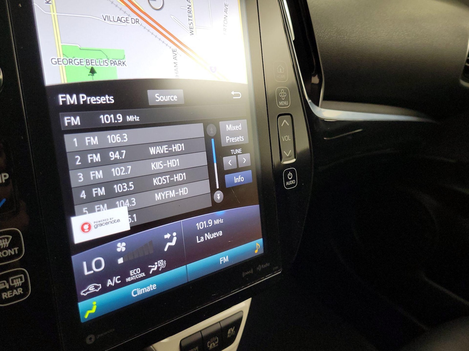 2017 Toyota Prius Prime Premium - Photo 16