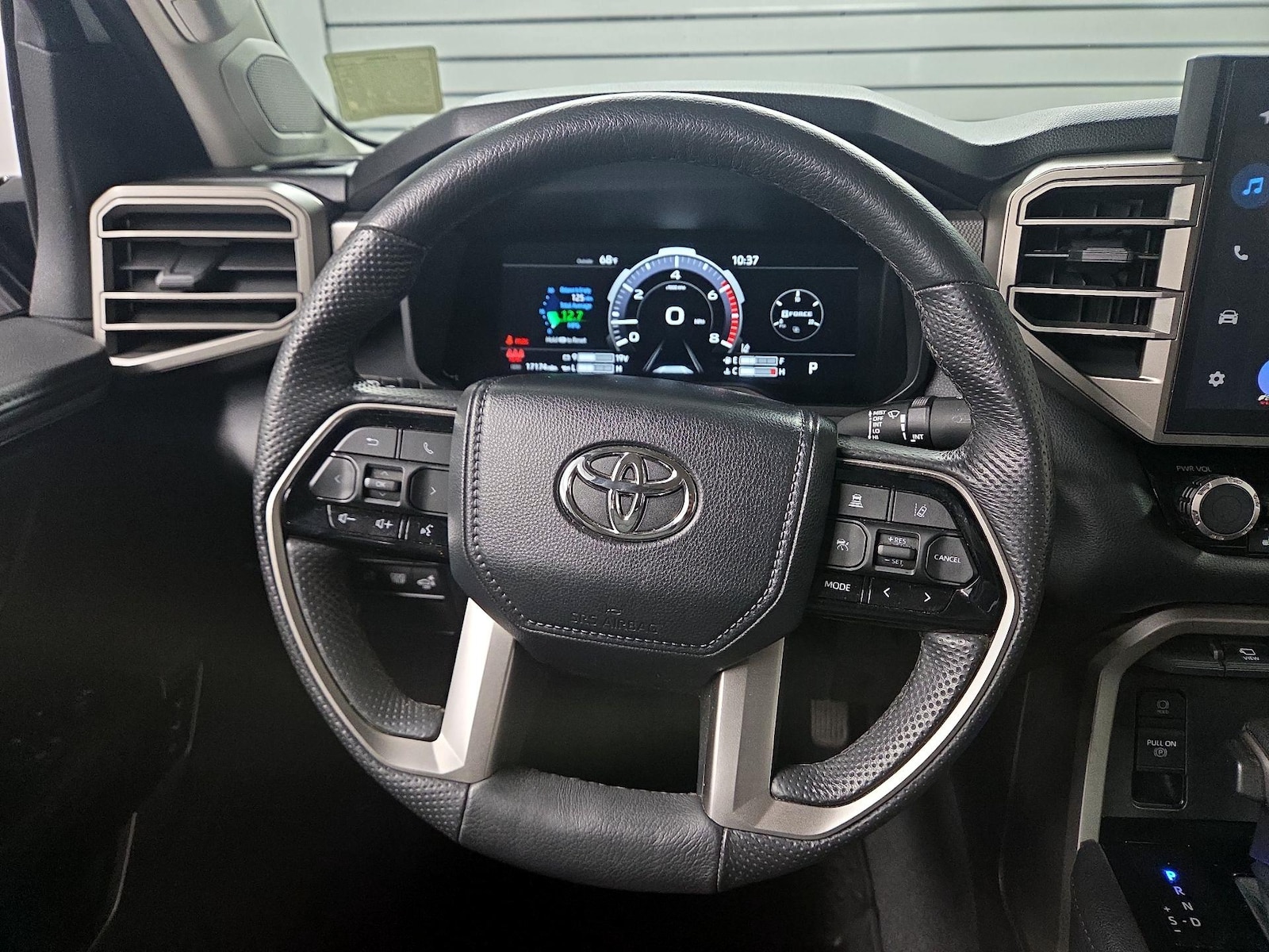 2024 Toyota Tundra Limited - Photo 11