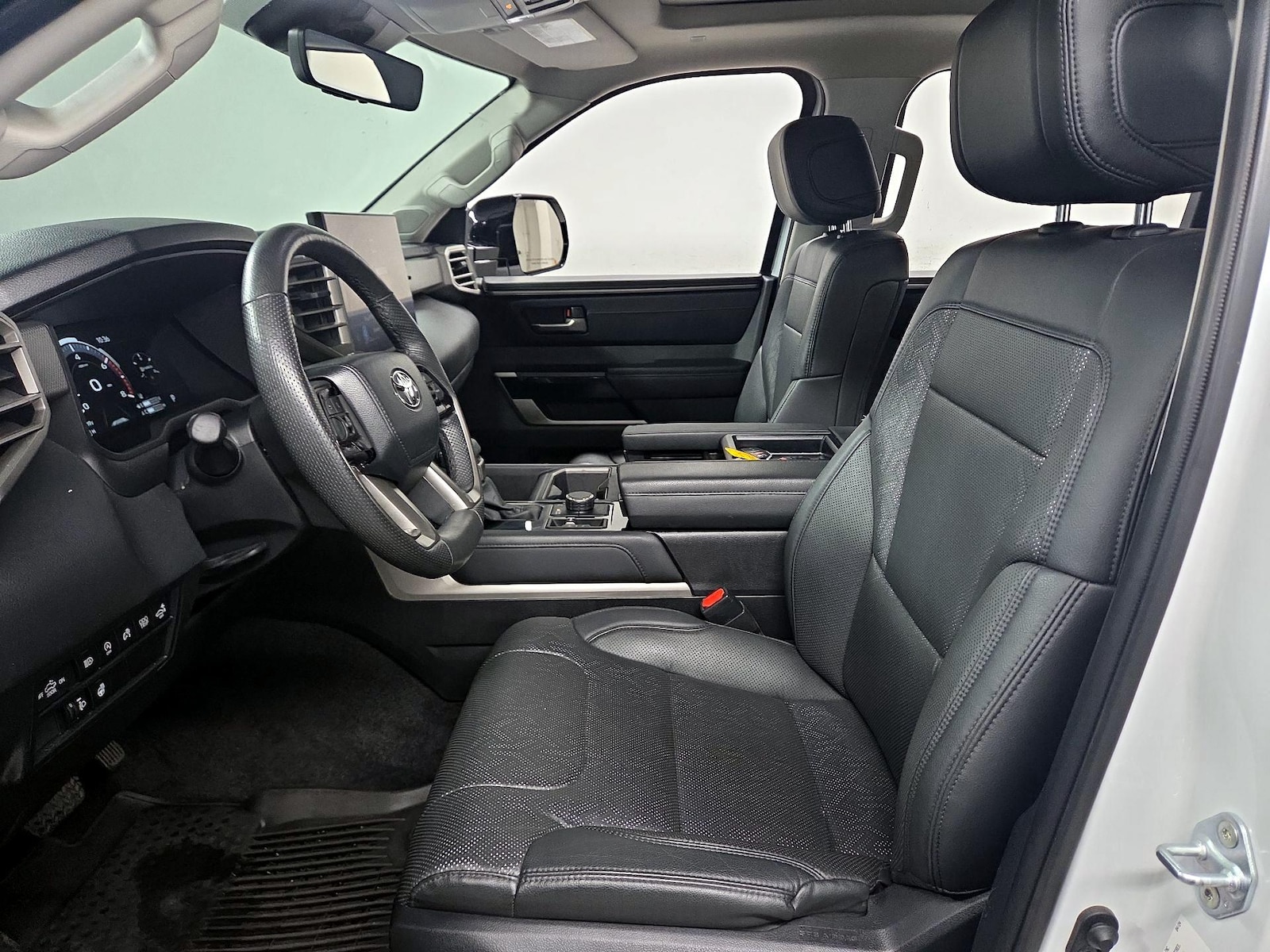 2024 Toyota Tundra Limited - Photo 12
