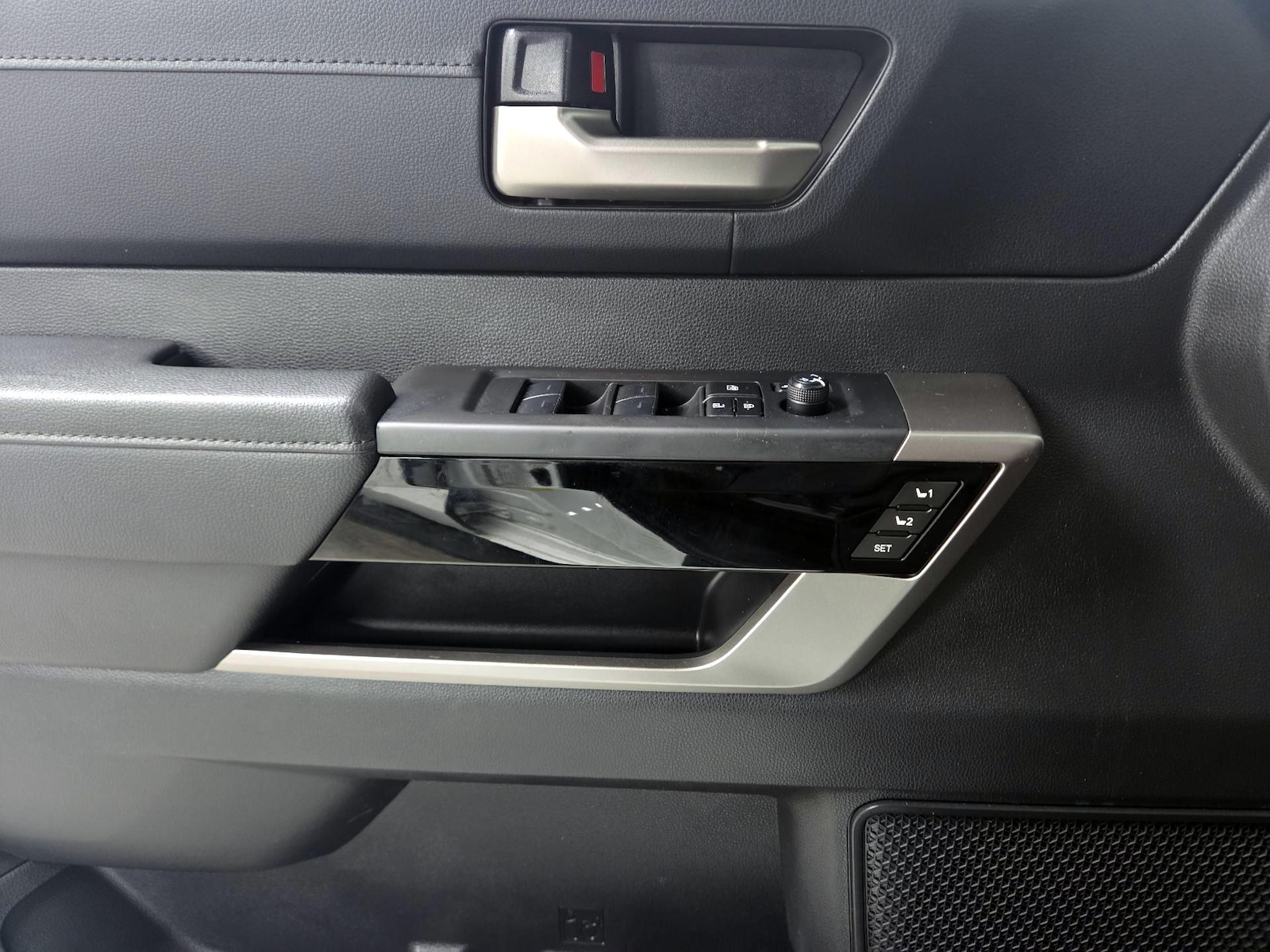 2024 Toyota Tundra Limited - Photo 13