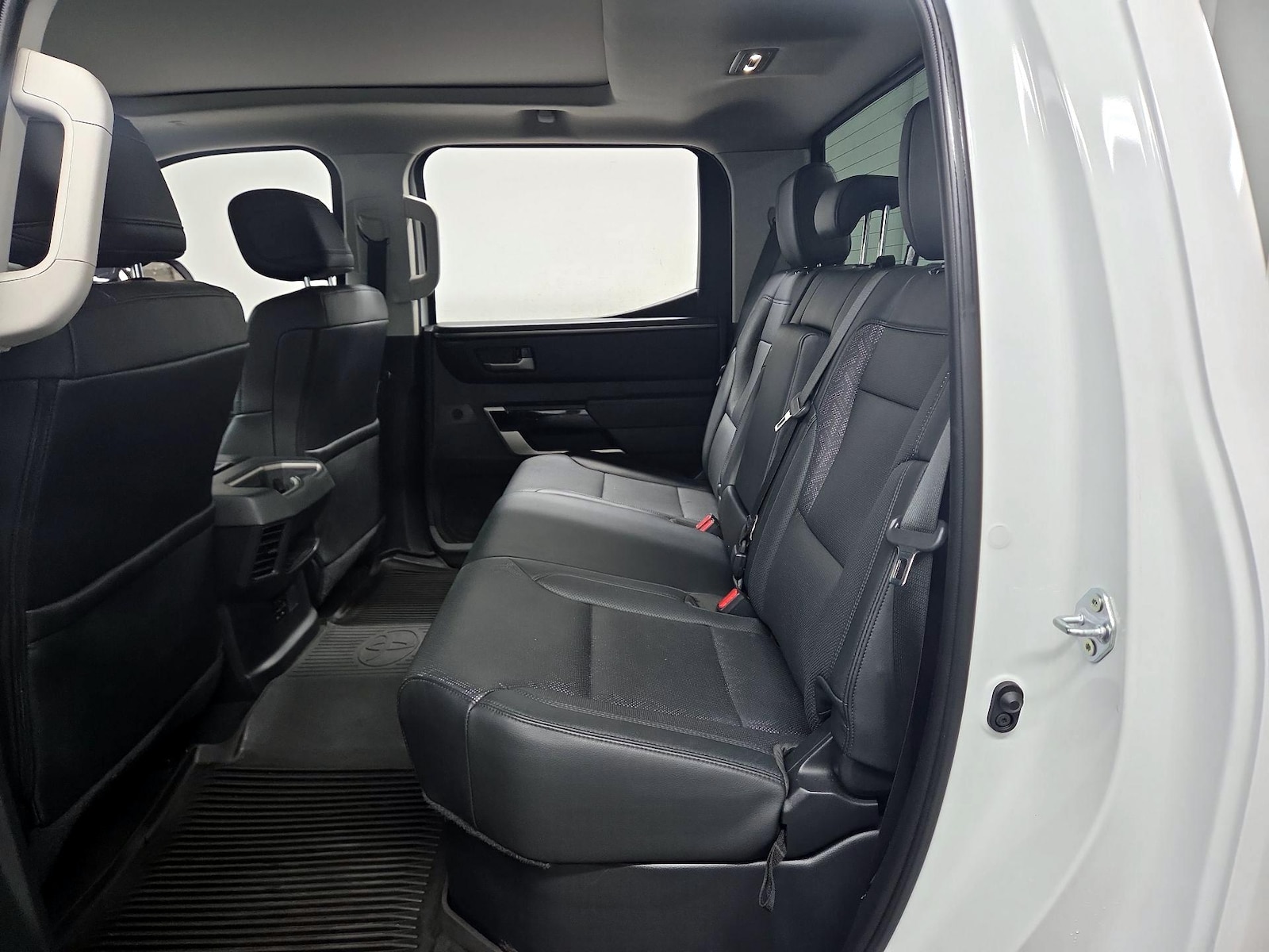 2024 Toyota Tundra Limited - Photo 19