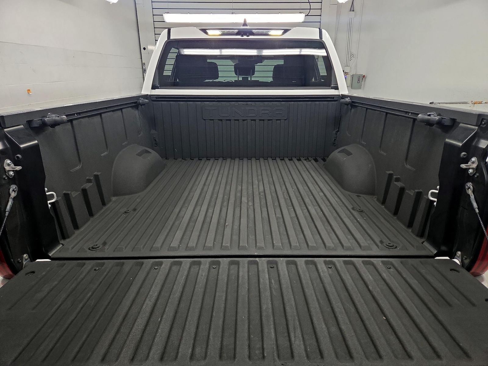 2024 Toyota Tundra Limited - Photo 20