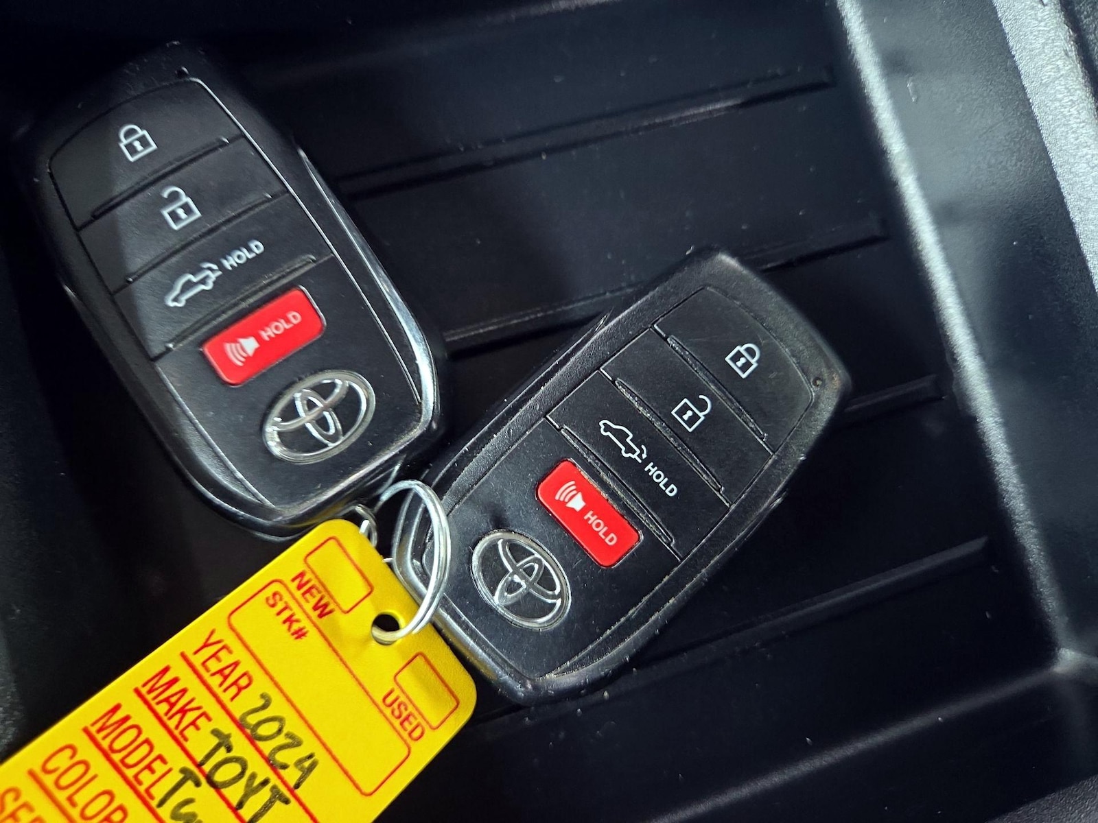2024 Toyota Tundra Limited - Photo 22