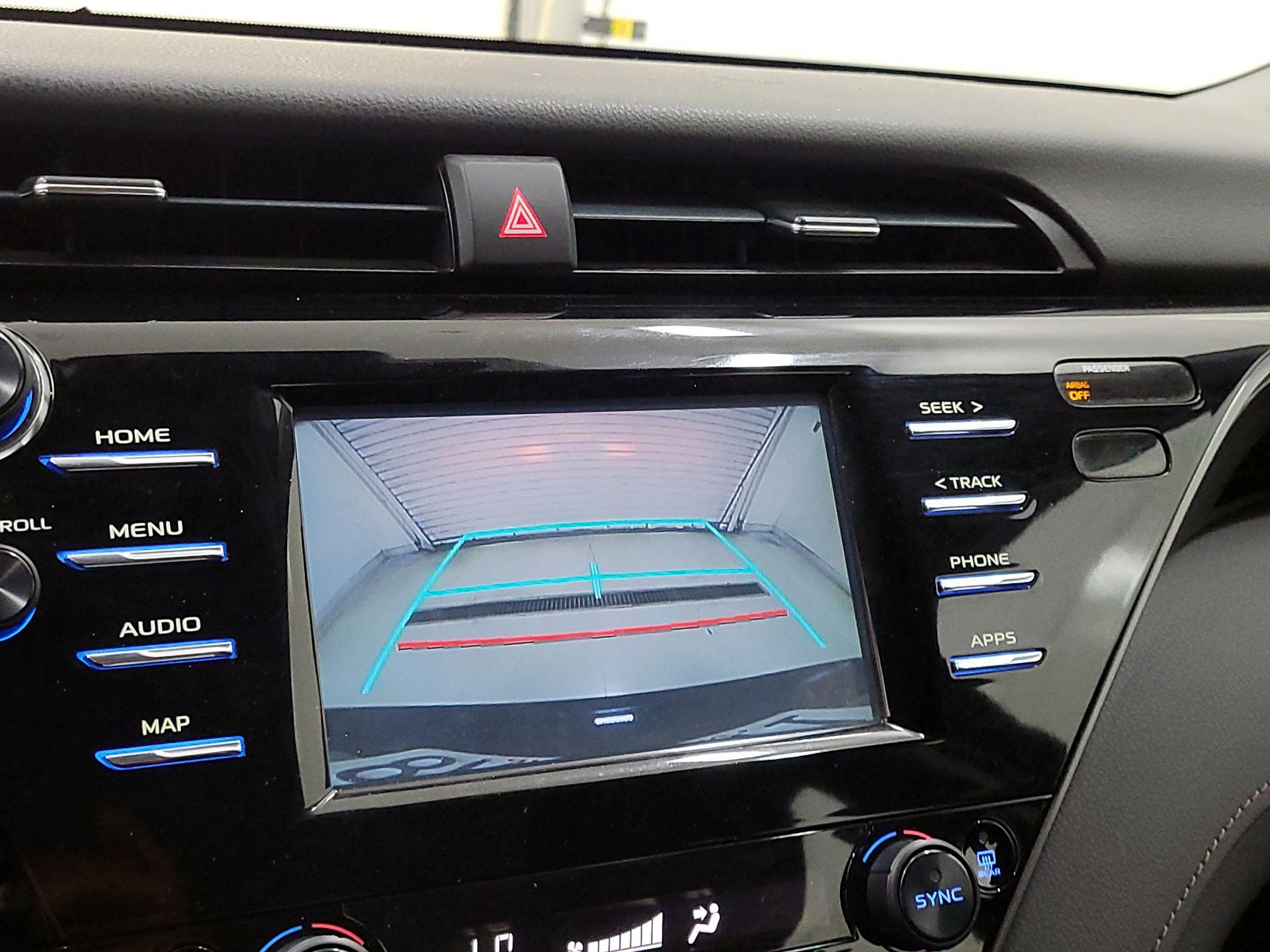 Thumbnail: 2019 Toyota Camry - 14