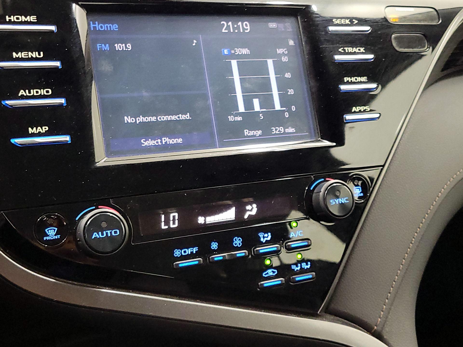 Thumbnail: 2019 Toyota Camry - 16