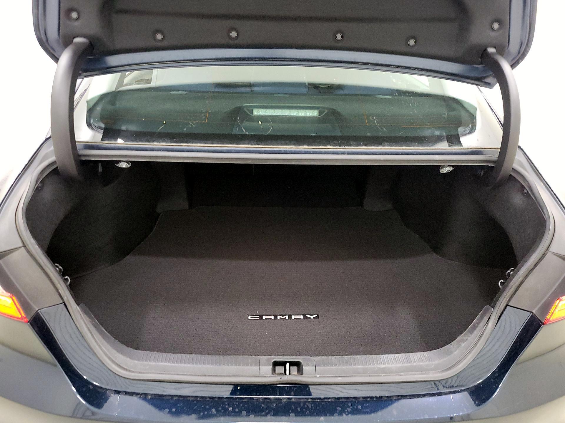 Thumbnail: 2019 Toyota Camry - 20