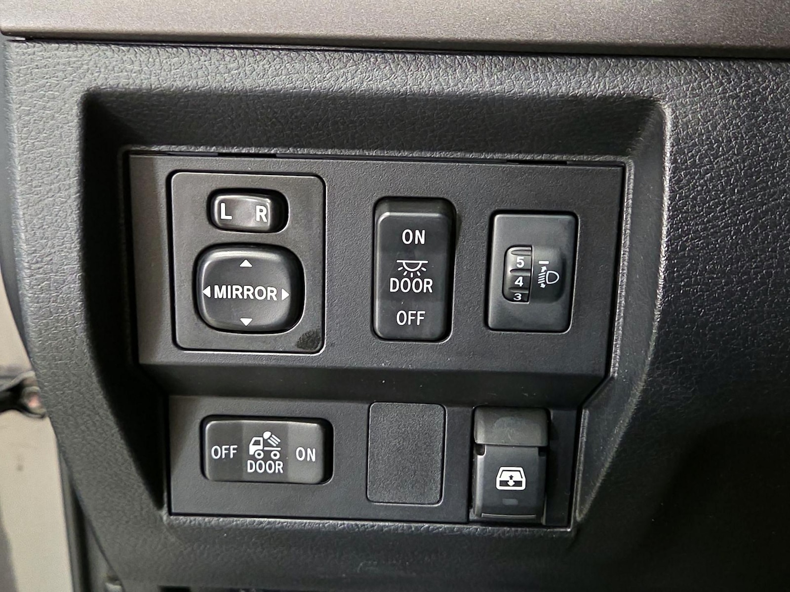 2017 Toyota Tundra SR5 - Photo 14