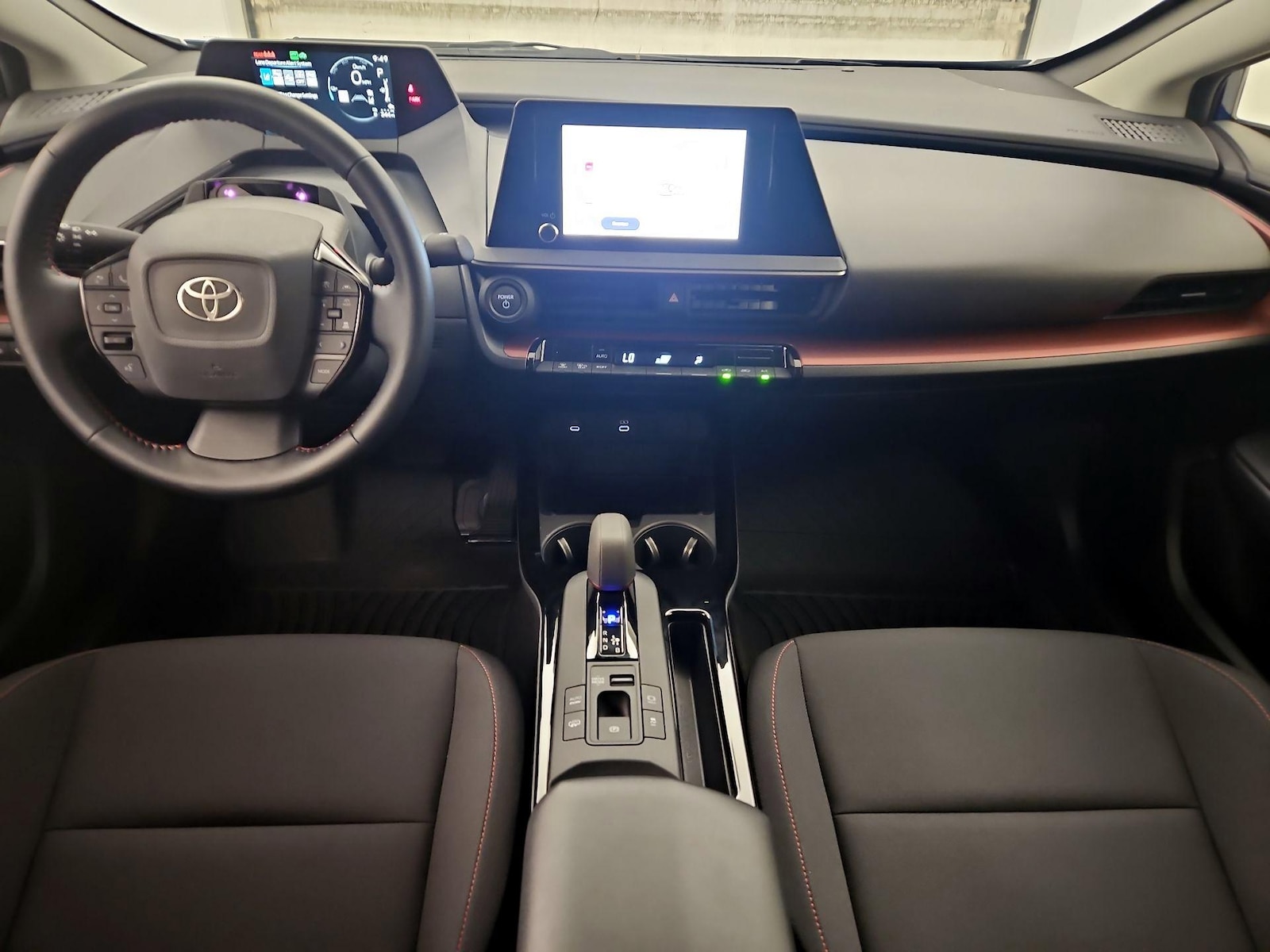 2026 Toyota Prius Plug-in Hybrid SE - Photo 10
