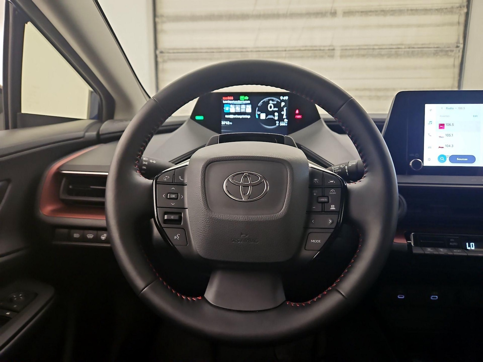 2026 Toyota Prius Plug-in Hybrid SE - Photo 11