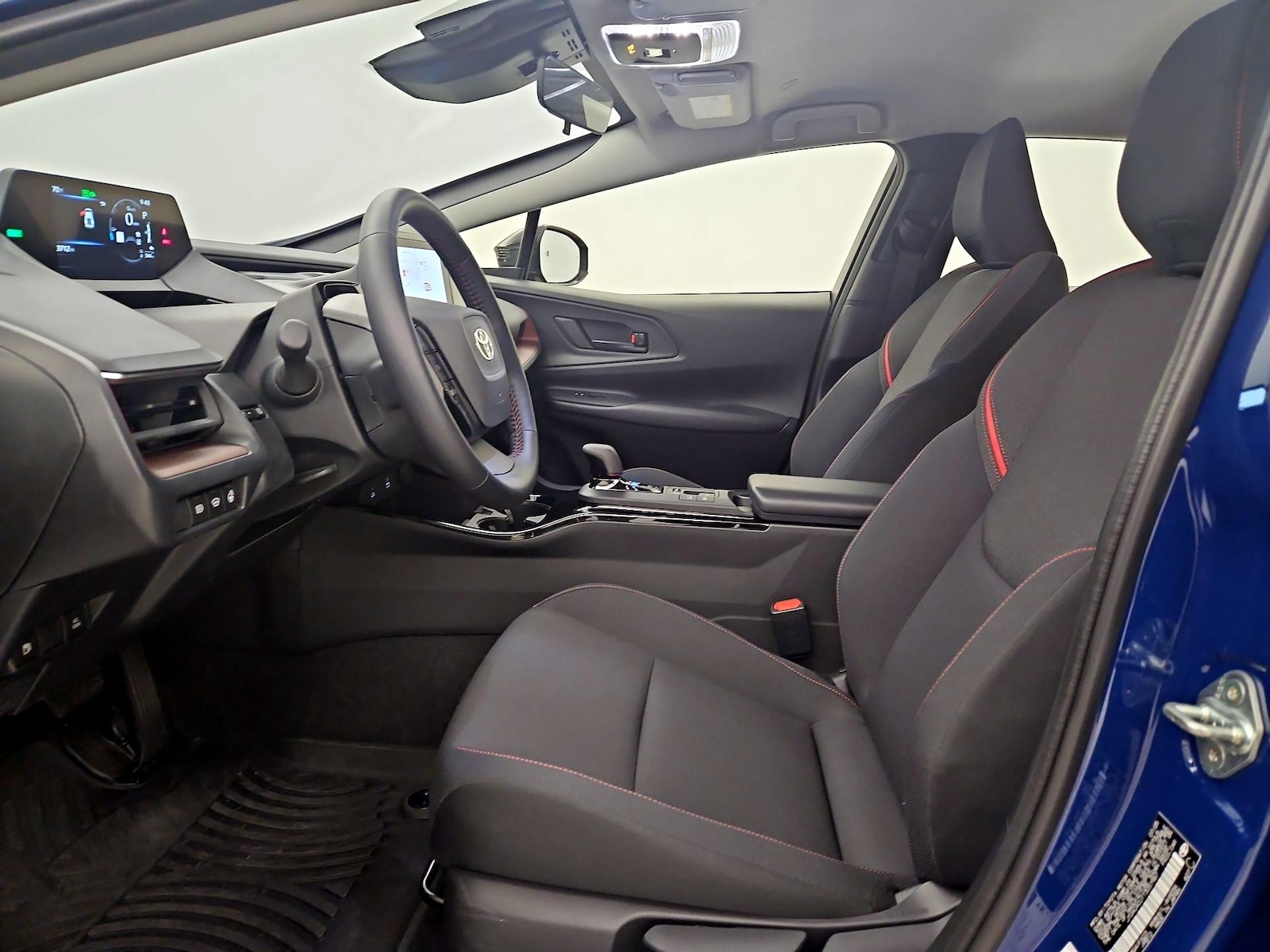 2026 Toyota Prius Plug-in Hybrid SE - Photo 12