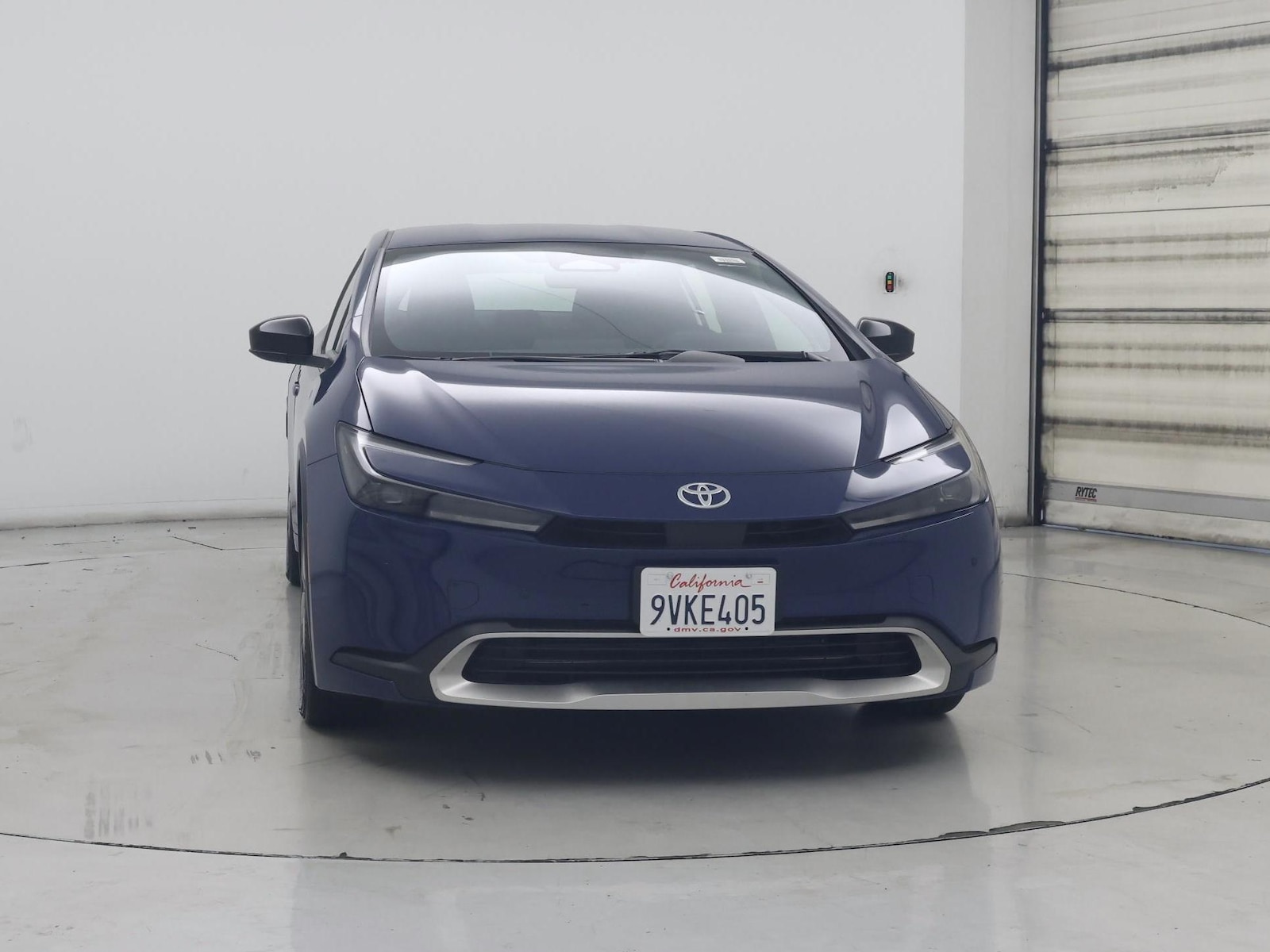 2026 Toyota Prius Plug-in Hybrid SE - Photo 6