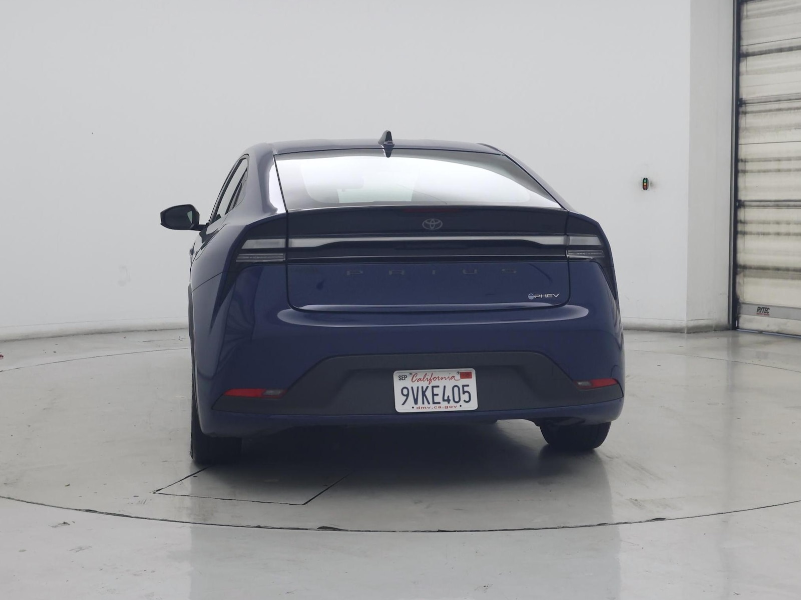 2026 Toyota Prius Plug-in Hybrid SE - Photo 7