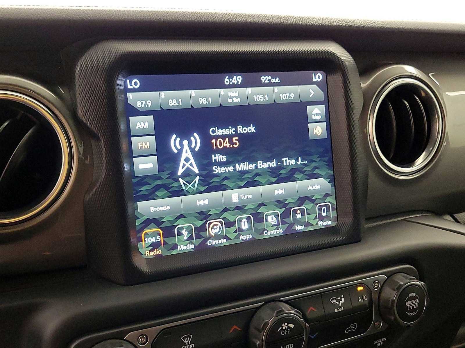 2018 Jeep All-New Wrangler Unlimited Sahara - Photo 8