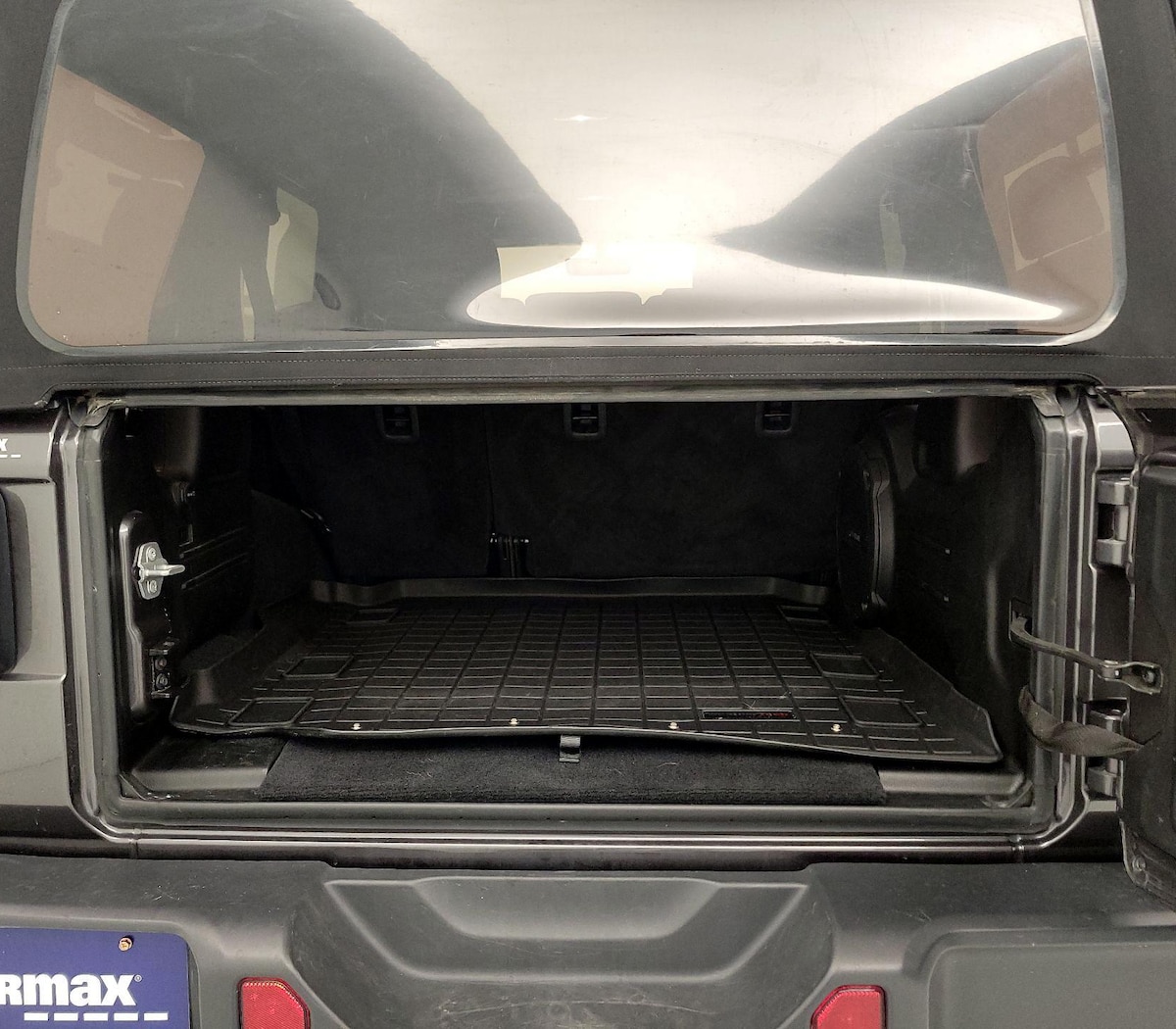 Trunk/Cargo (Seats Up)