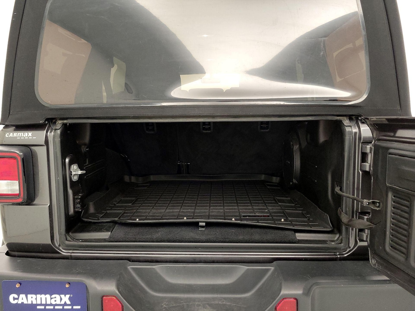 2018 Jeep All-New Wrangler Unlimited Sahara - Photo 13