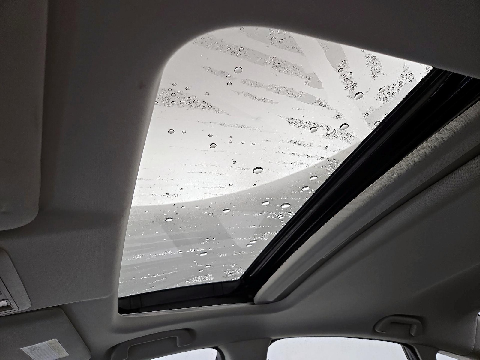 Sunroof(s) & Overhead Airbags
