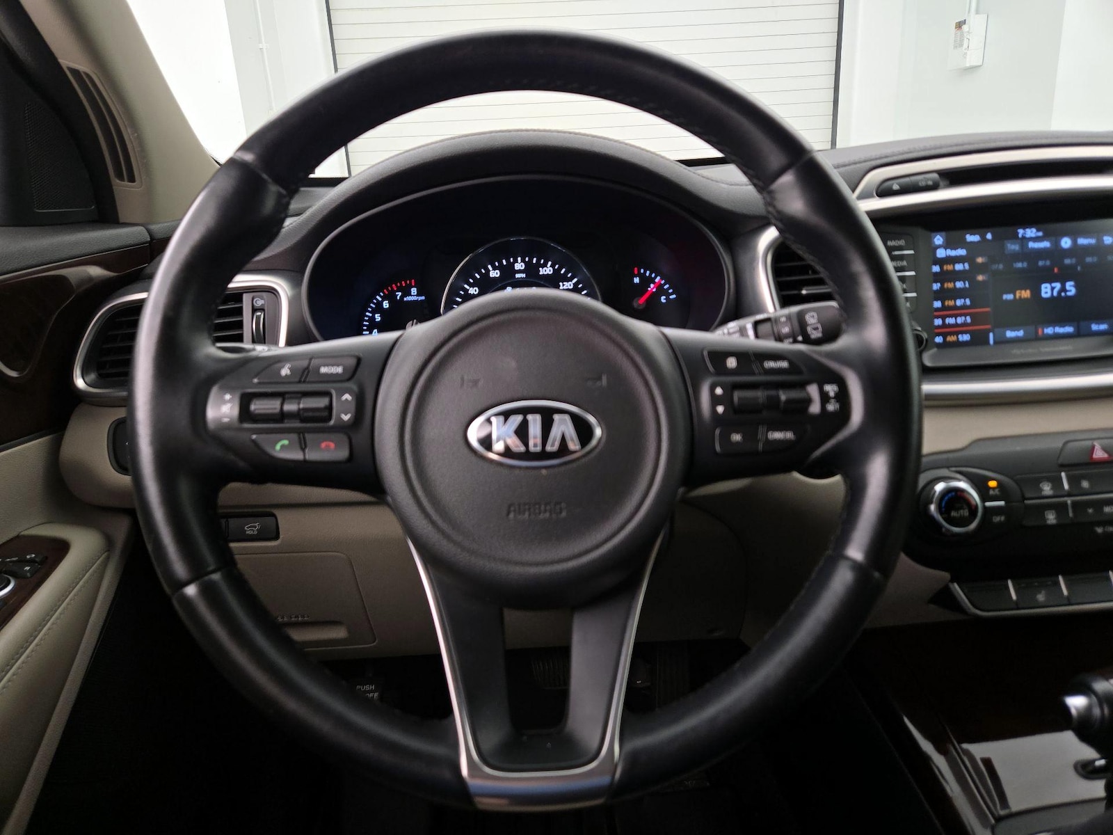 2018 Kia Sorento EX - Photo 11