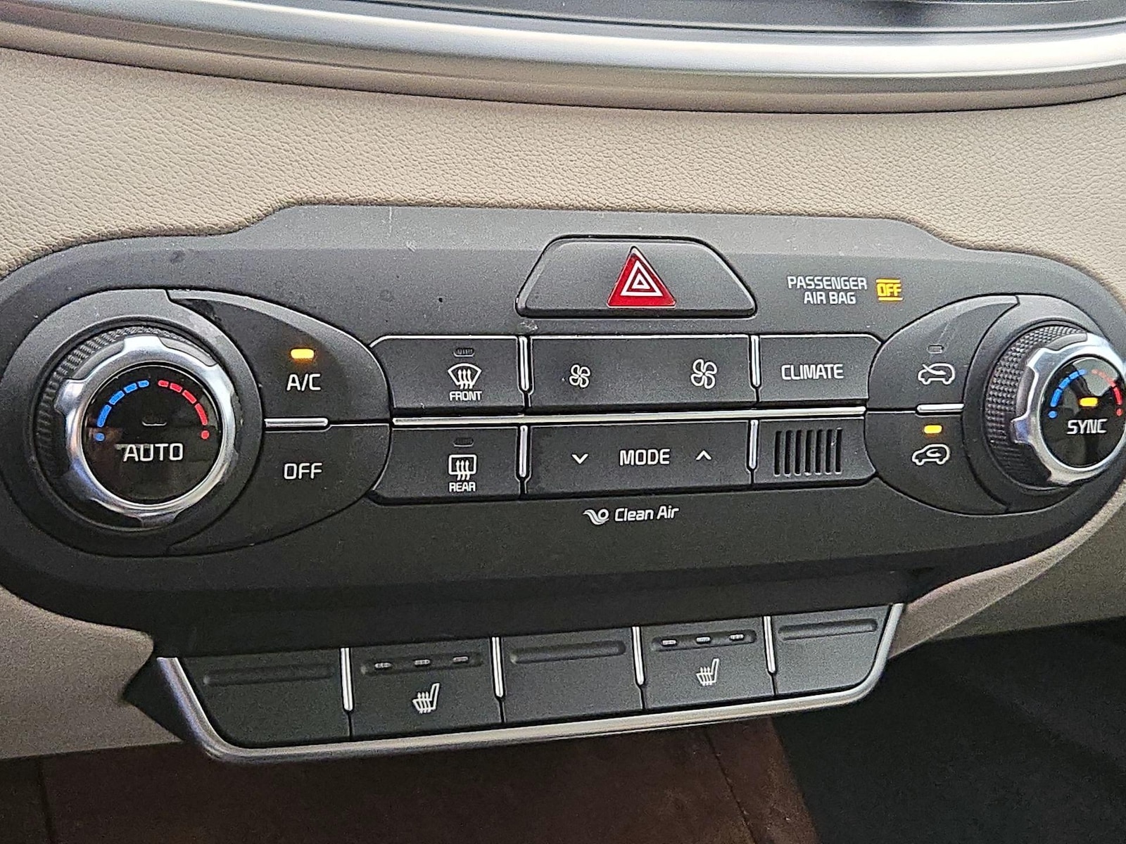 2018 Kia Sorento EX - Photo 17