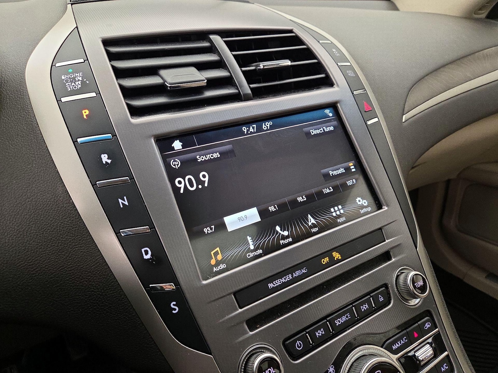 2017 Lincoln MKZ Select - Photo 17