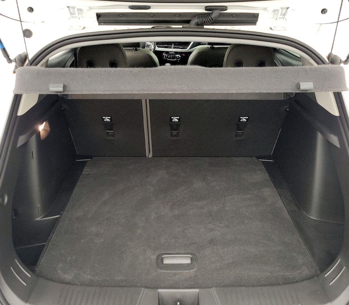 Trunk/Cargo (Seats Up)