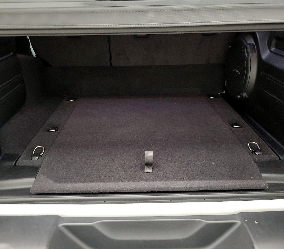 Trunk/Cargo (Seats Up)