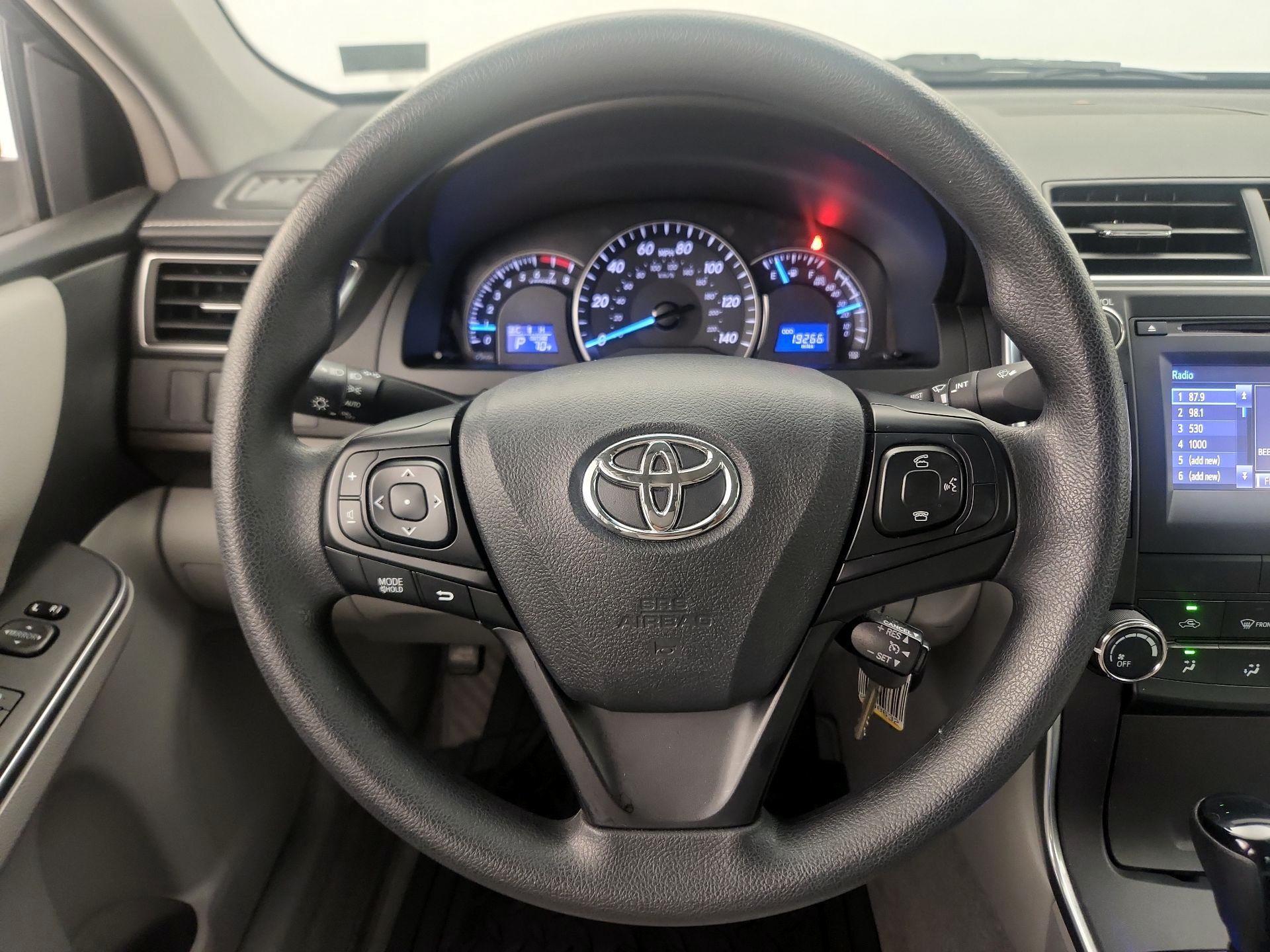 Thumbnail: 2015 Toyota Camry - 10