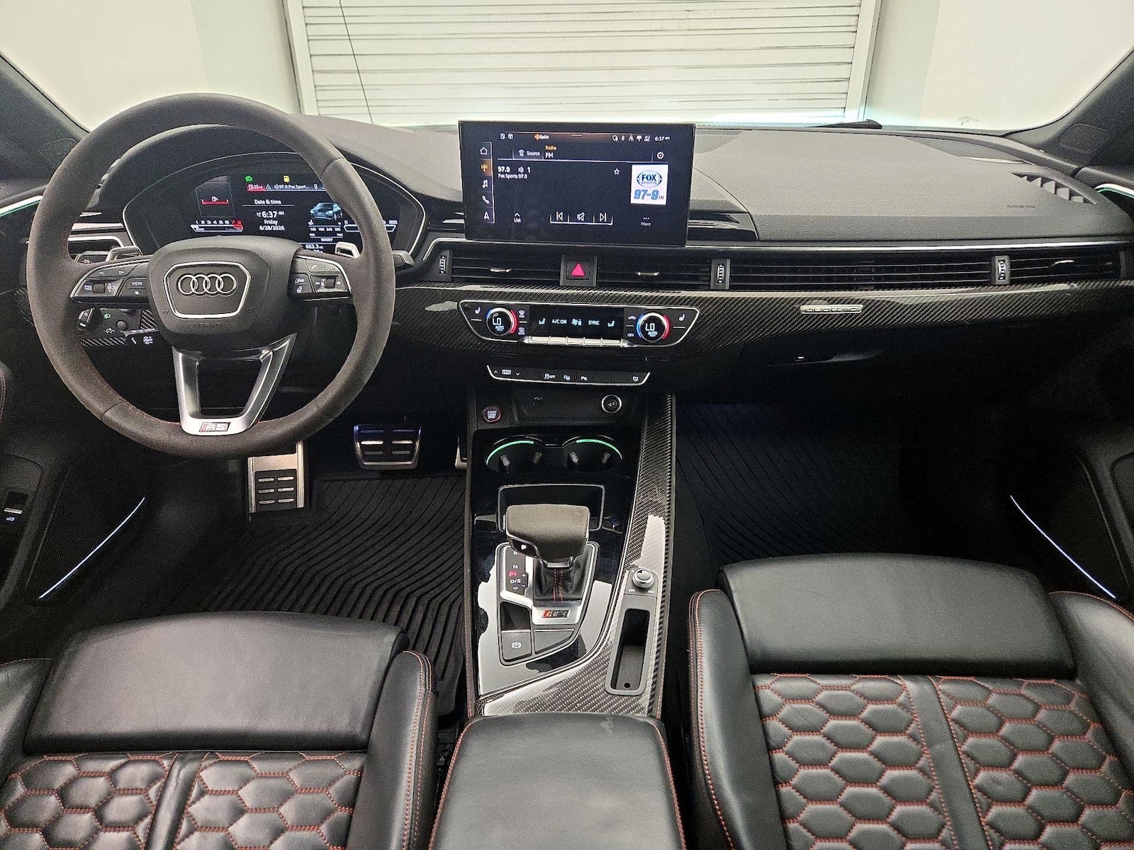 Apple CarPlay® & Android Auto™
