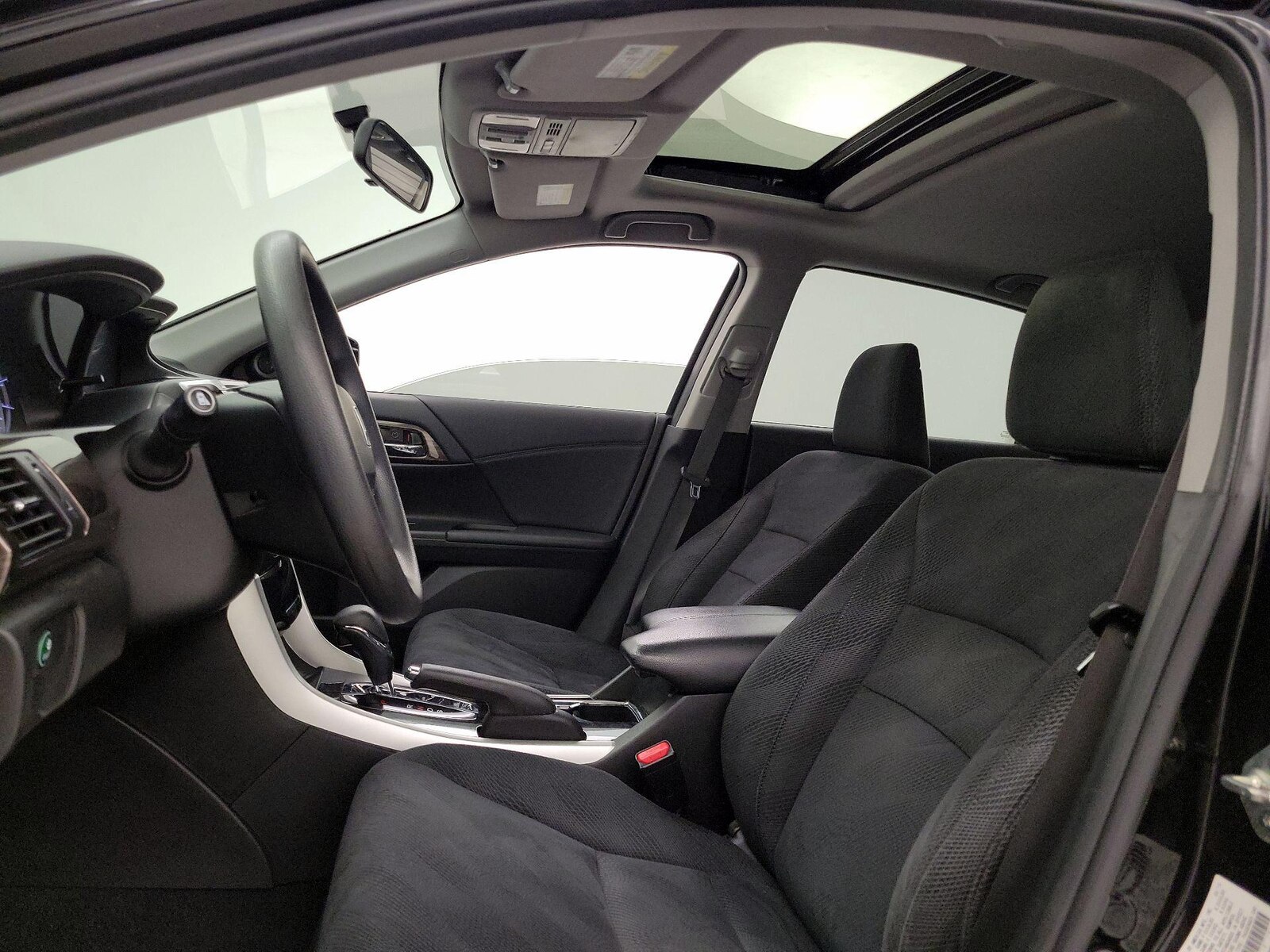 Sunroof(s) & Overhead Airbags