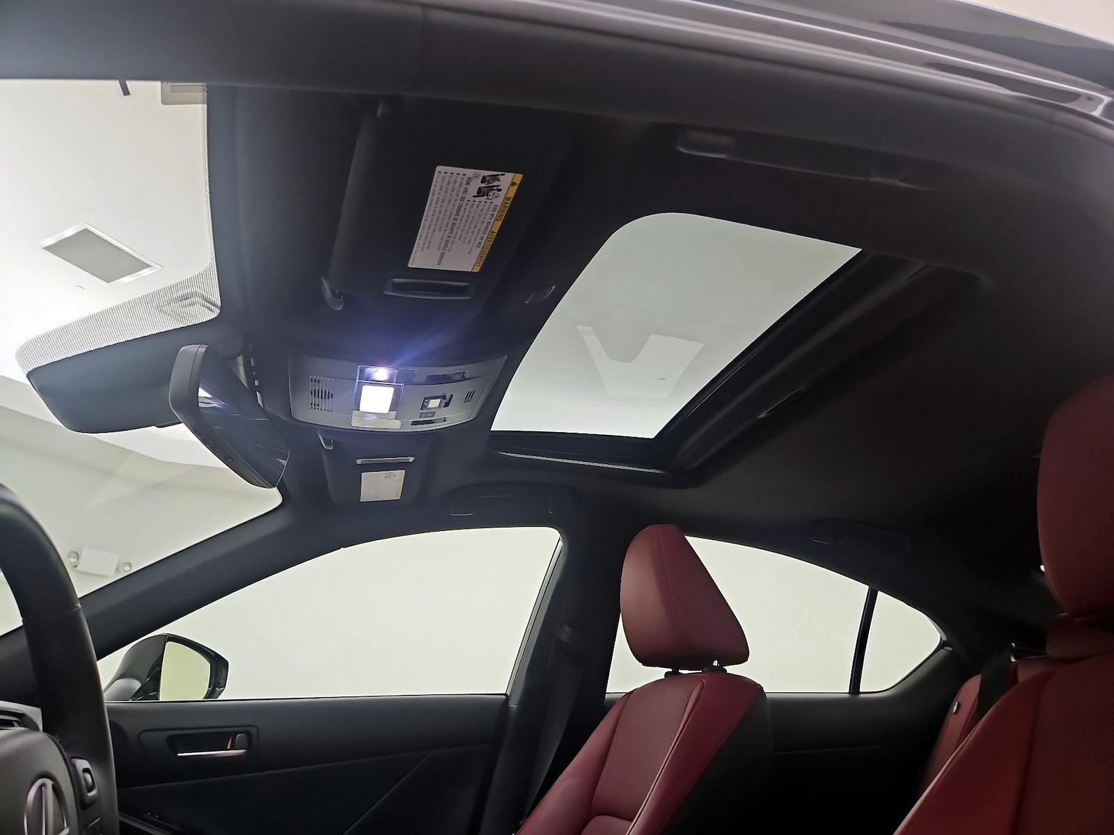 Sunroof(s) & Overhead Airbags