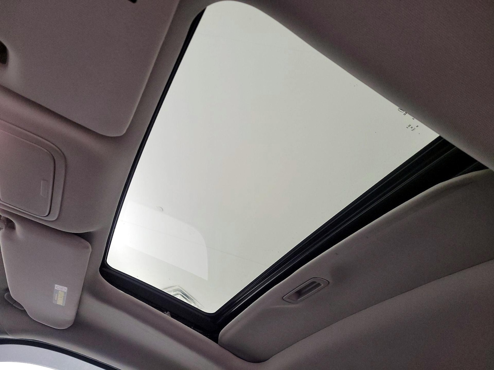 Sunroof(s) & Overhead Airbags