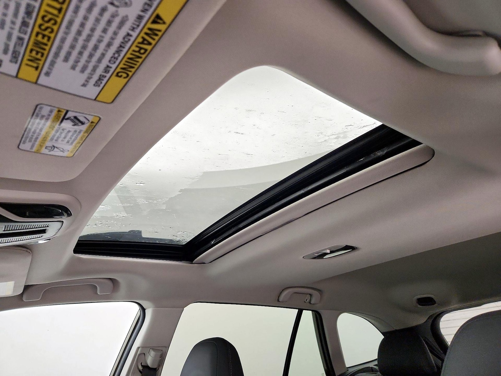 Sunroof(s) & Overhead Airbags