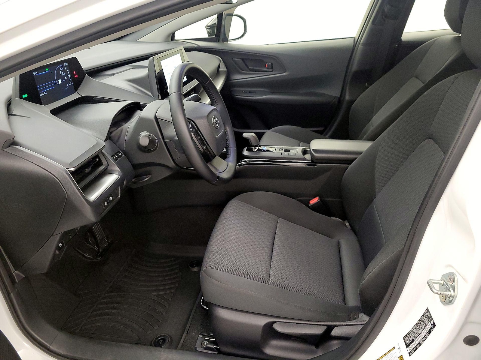 2024 Toyota Prius LE - Photo 12