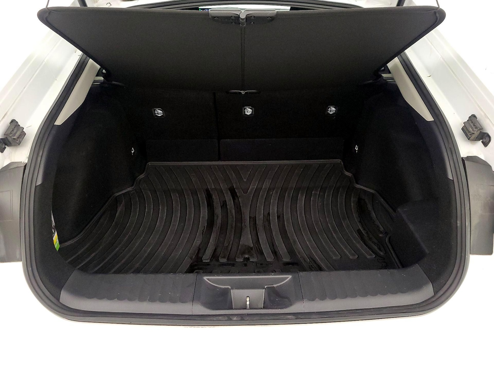 2024 Toyota Prius LE - Photo 21