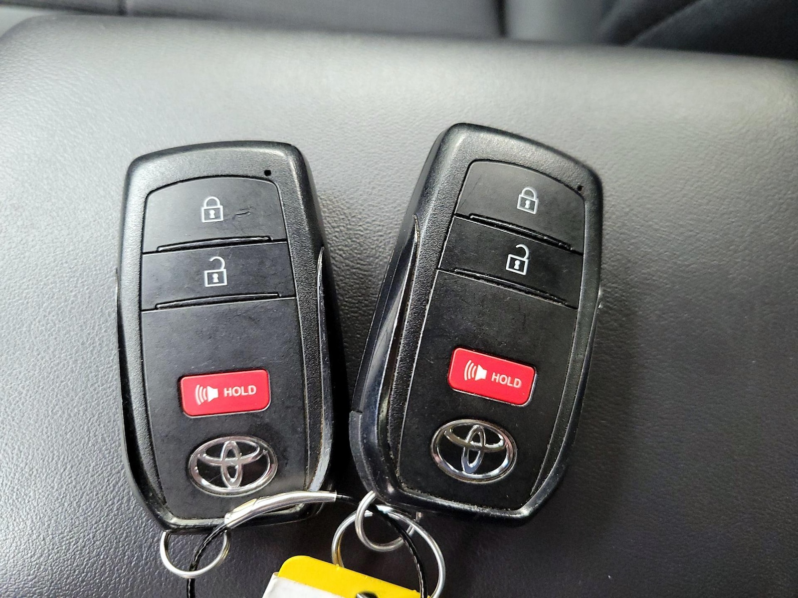 2024 Toyota Prius LE - Photo 23