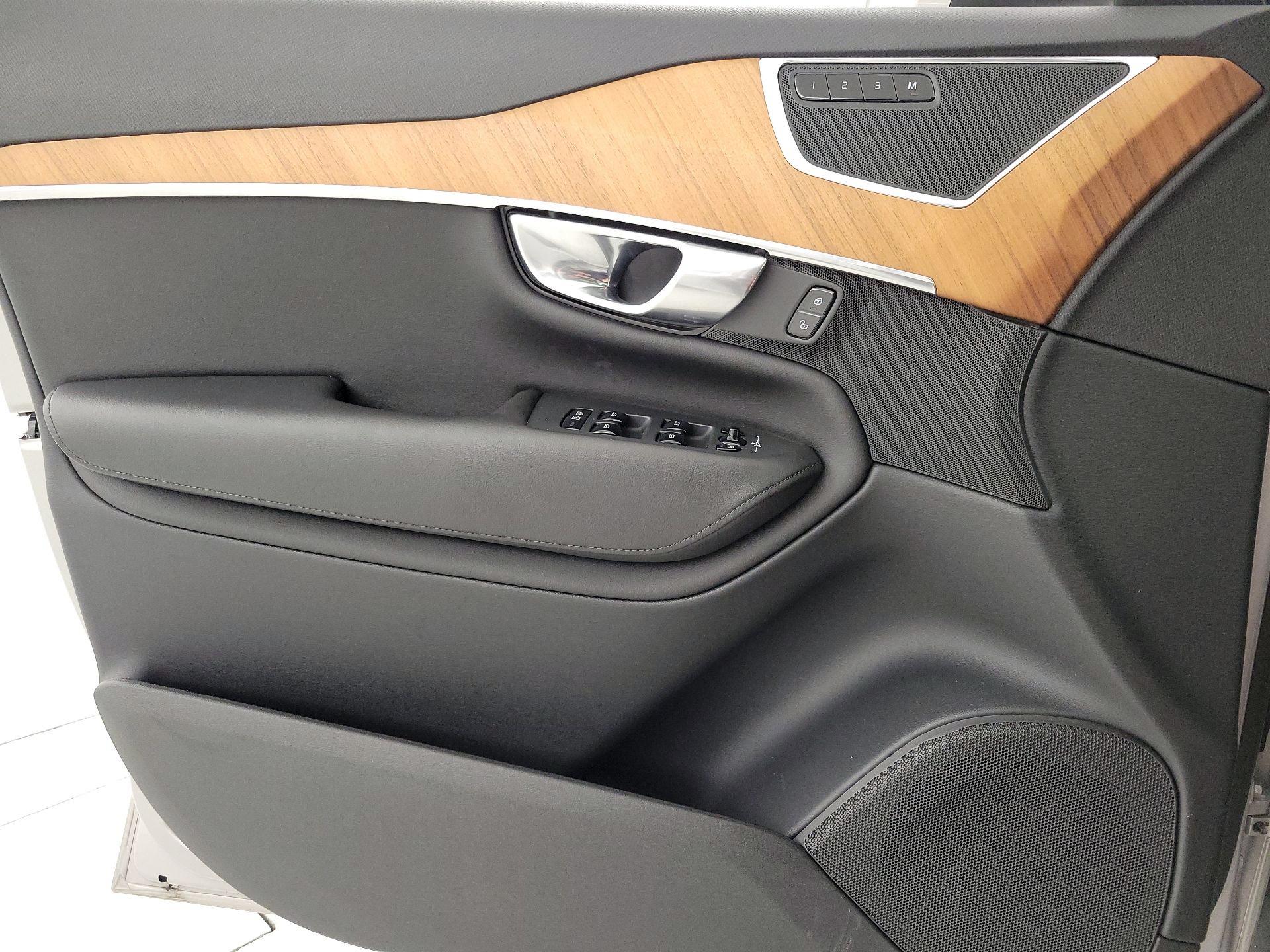 Thumbnail: 2025 Volvo XC90 - 12