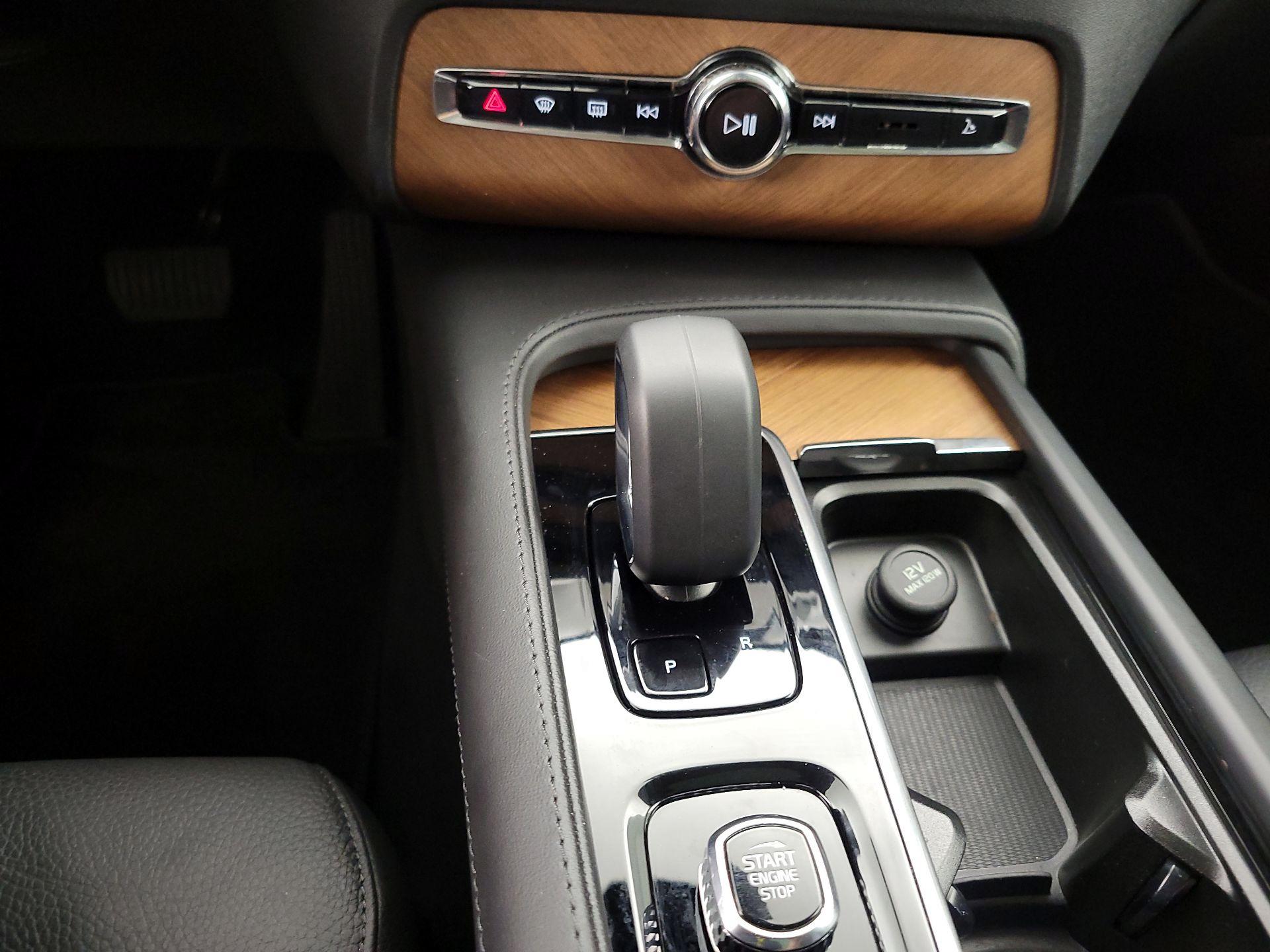 Thumbnail: 2025 Volvo XC90 - 18
