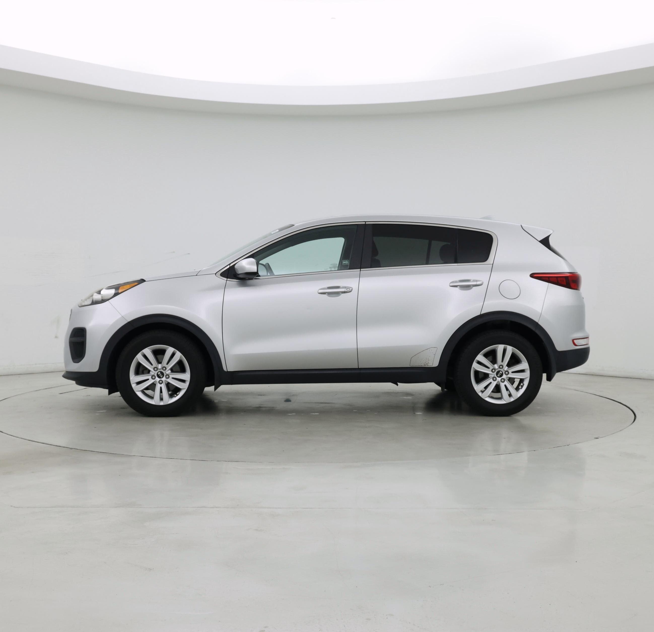 Thumbnail: 2017 Kia Sportage - 3