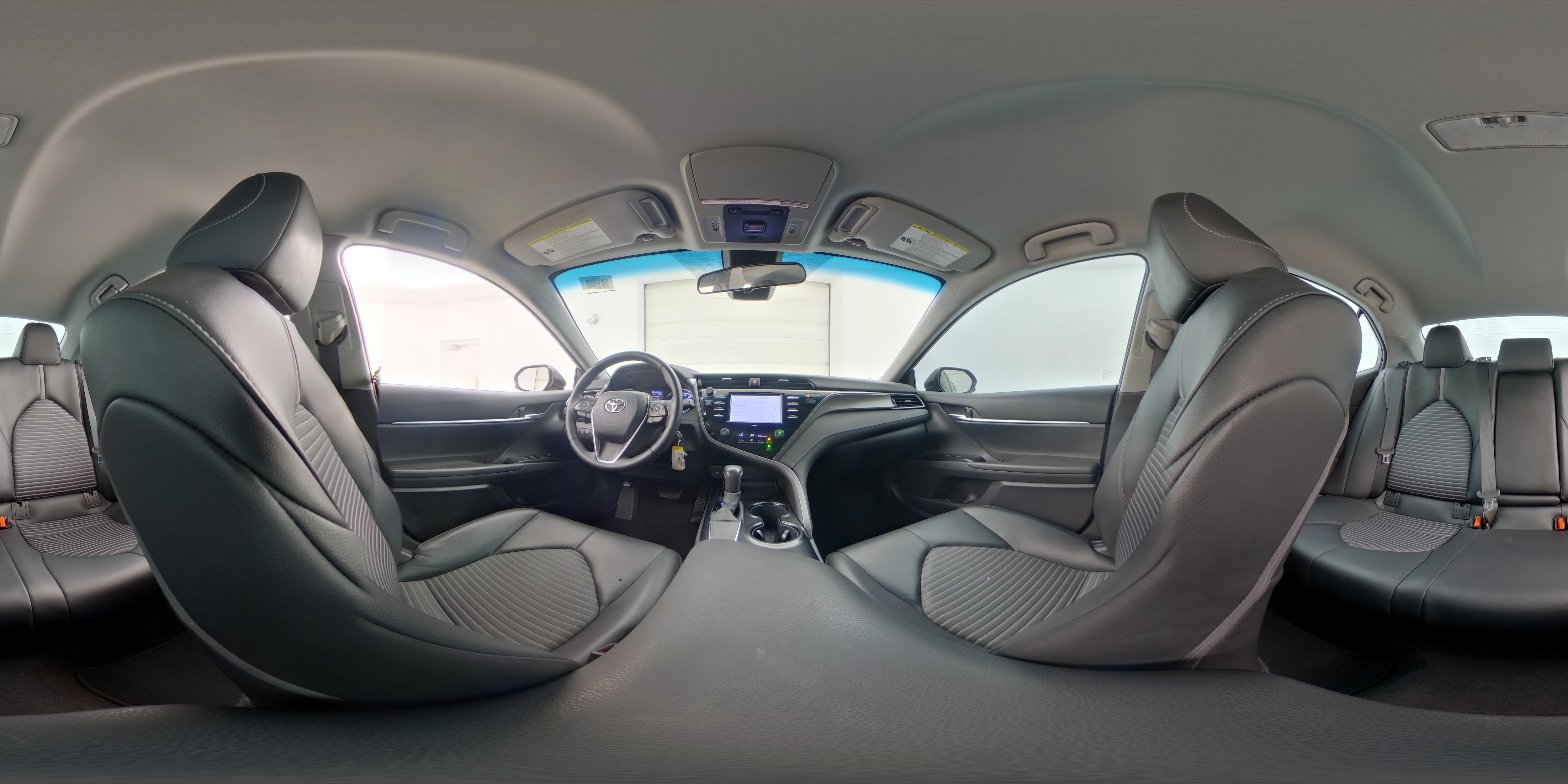 2020 Toyota Camry SE - Photo 24