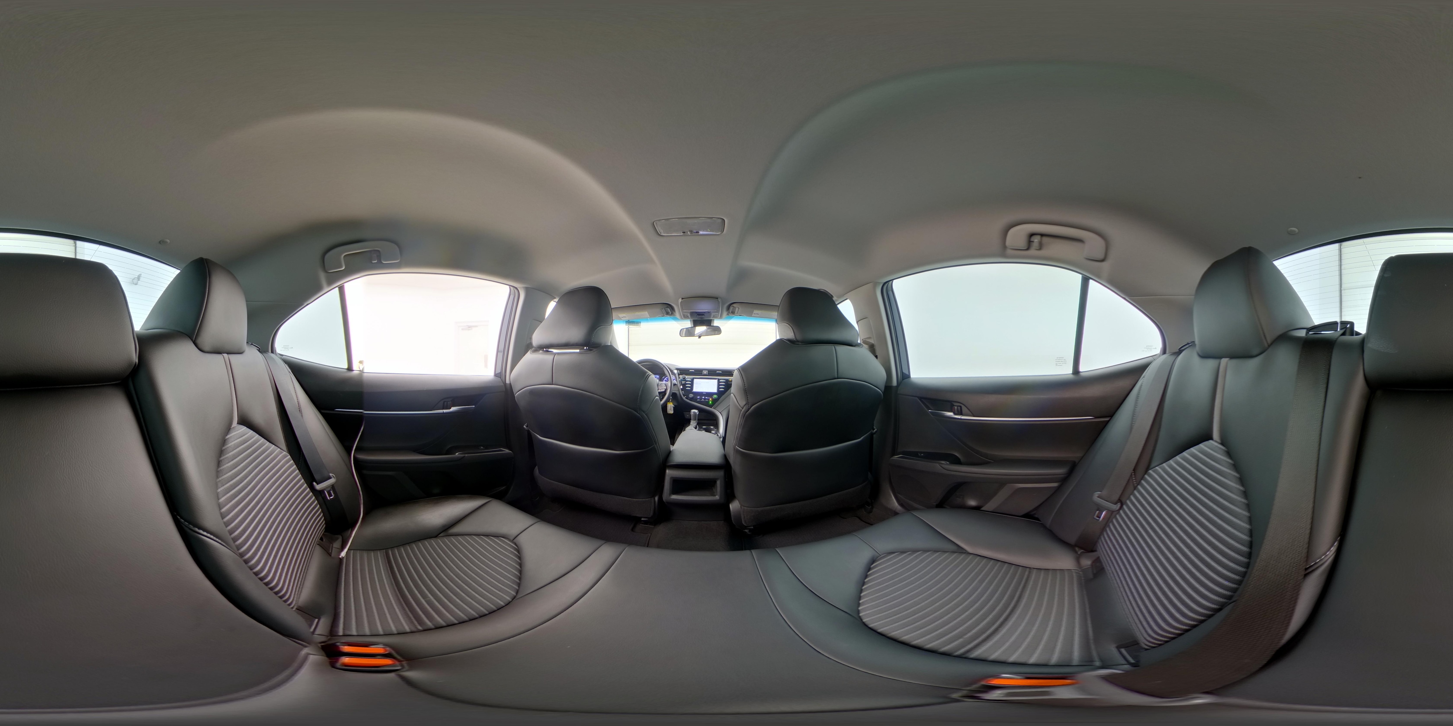 2020 Toyota Camry SE - Photo 25