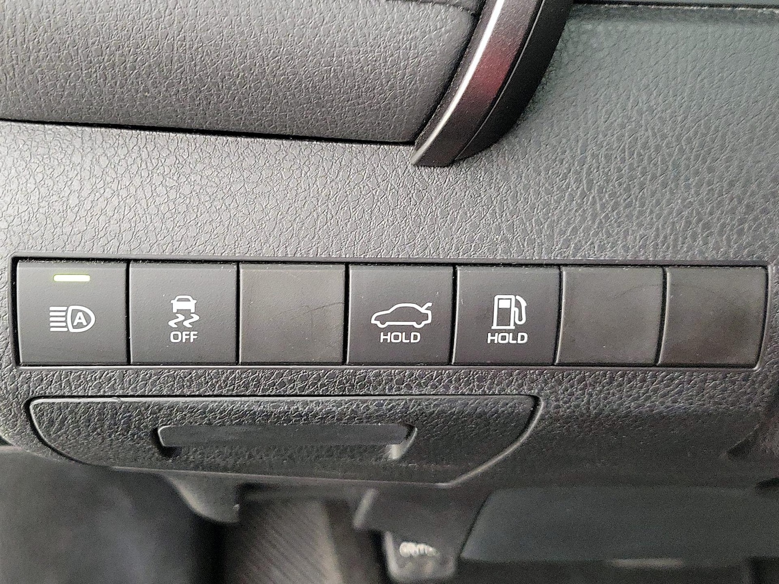2020 Toyota Camry SE - Photo 14