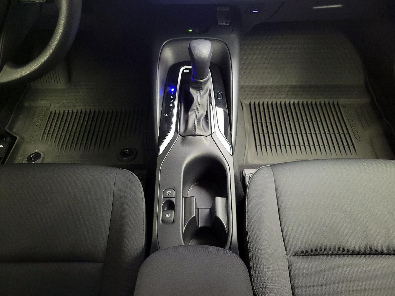 2025 Toyota Corolla LE - Photo 19