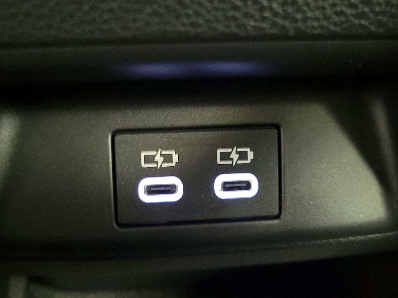 2025 Toyota Corolla LE - Photo 20